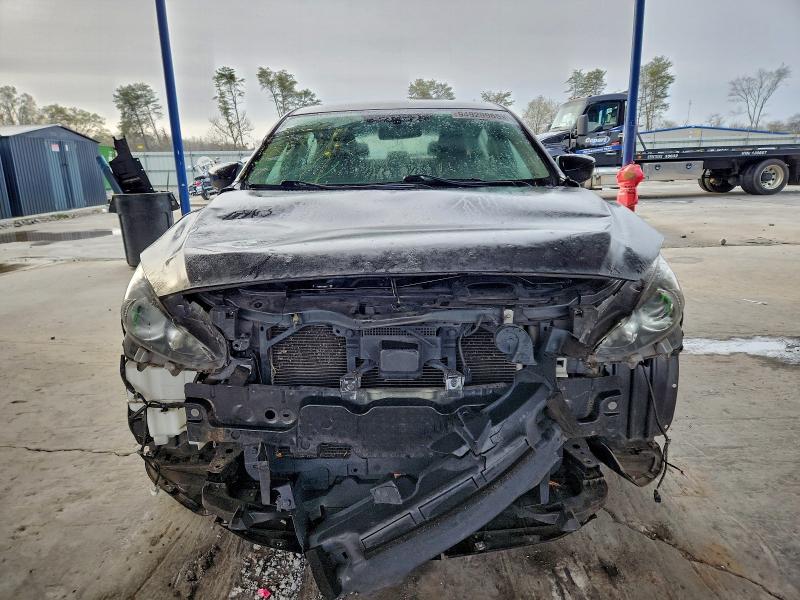 Фото 5 - MAZDA 3