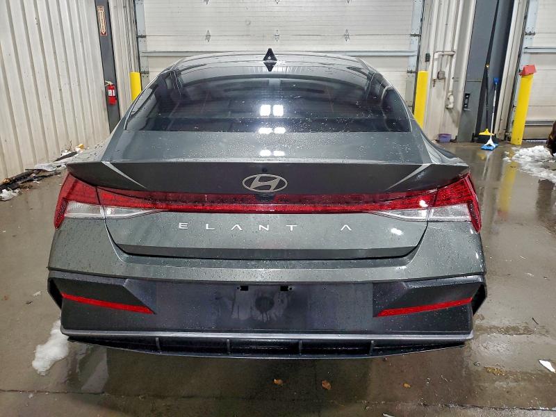 Фото 6 - HYUNDAI ELANTRA