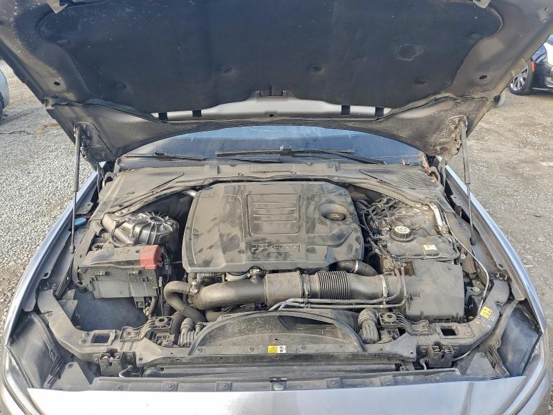 Фото 11 - JAGUAR XE