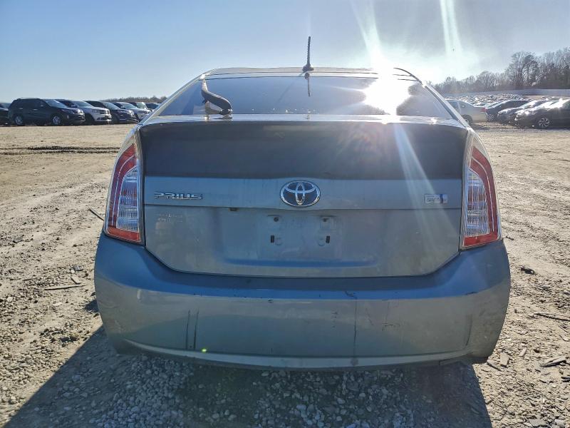 Фото 6 - TOYOTA PRIUS