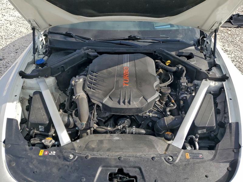 Фото 11 - KIA STINGER