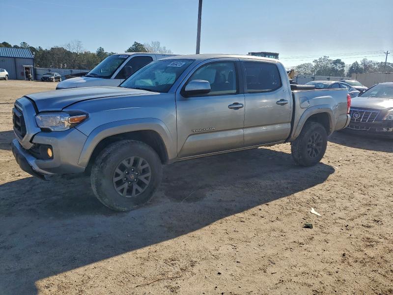 Фото 1 - TOYOTA TACOMA