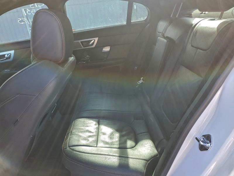 Фото 10 - JAGUAR XF