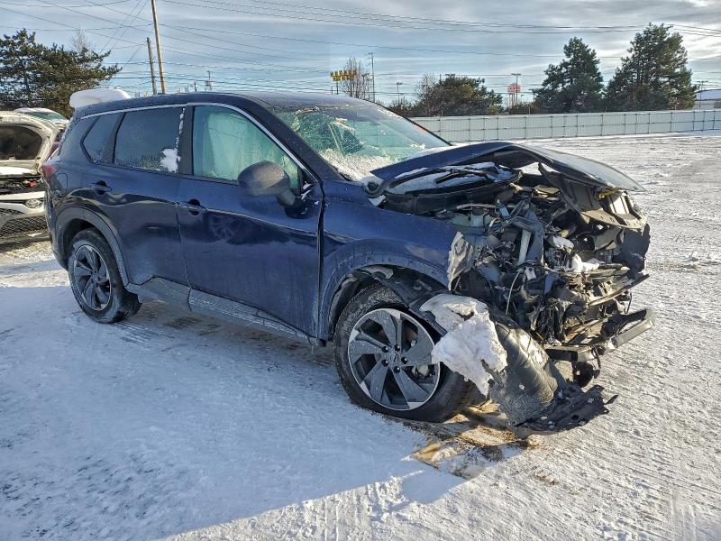 Фото 4 - NISSAN ROGUE