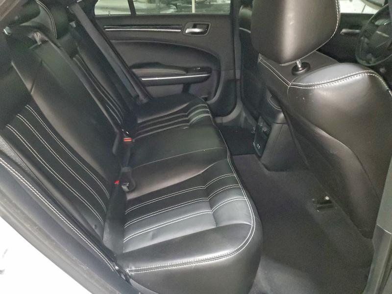 Фото 10 - CHRYSLER 300