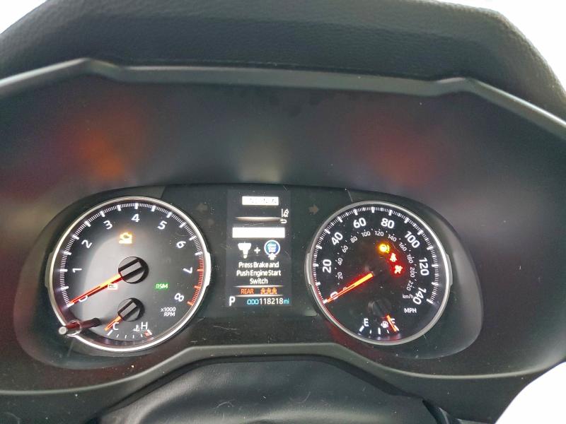 Фото 9 - TOYOTA RAV4