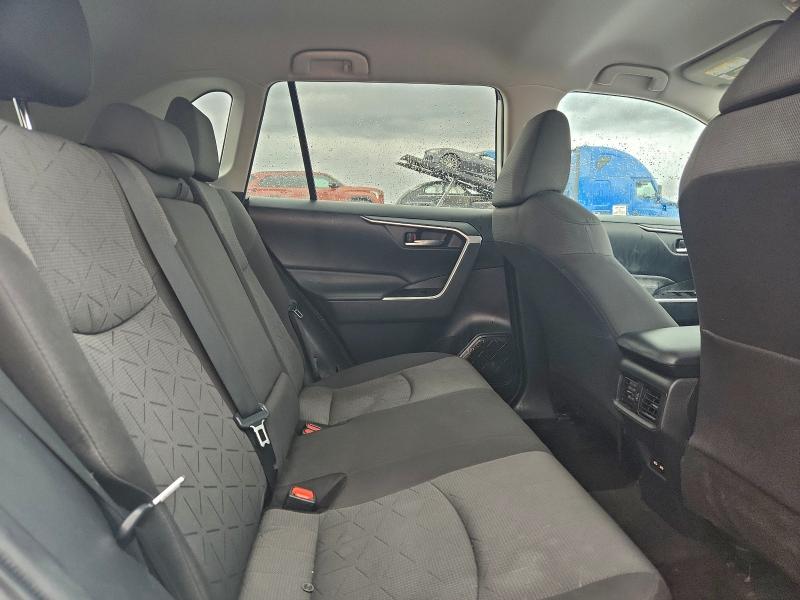 Фото 11 - TOYOTA RAV4