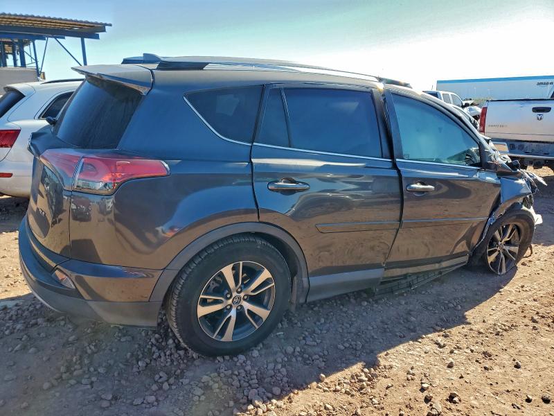 Фото 3 - TOYOTA RAV4