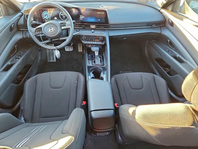 Фото 8 - HYUNDAI ELANTRA