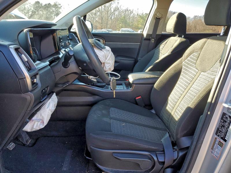 Фото 7 - KIA SORENTO