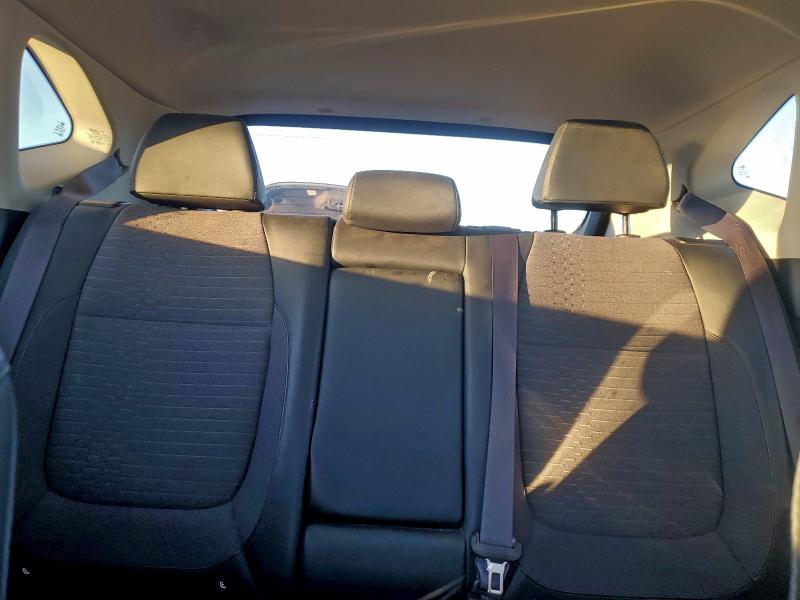 Фото 10 - KIA SELTOS