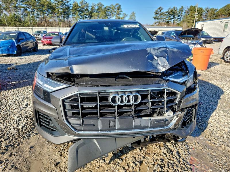 Фото 5 - AUDI Q8