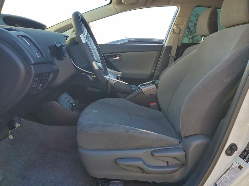 Фото 7 - TOYOTA PRIUS