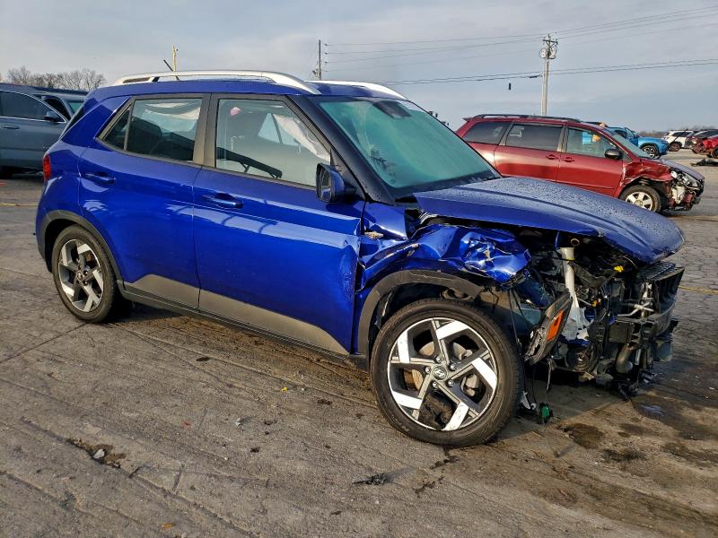 Фото 4 - HYUNDAI VENUE