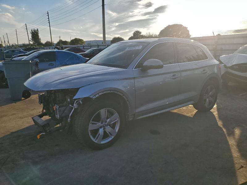 Фото 1 - AUDI Q5