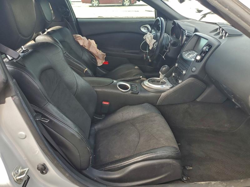 Фото 7 - NISSAN 370Z