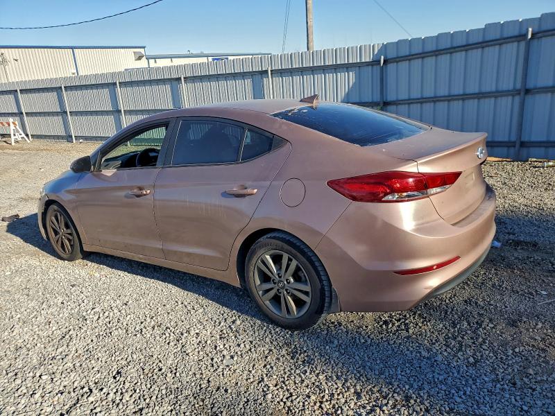 Фото 2 - HYUNDAI ELANTRA