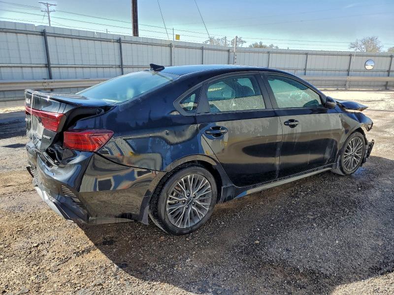 Фото 3 - KIA FORTE