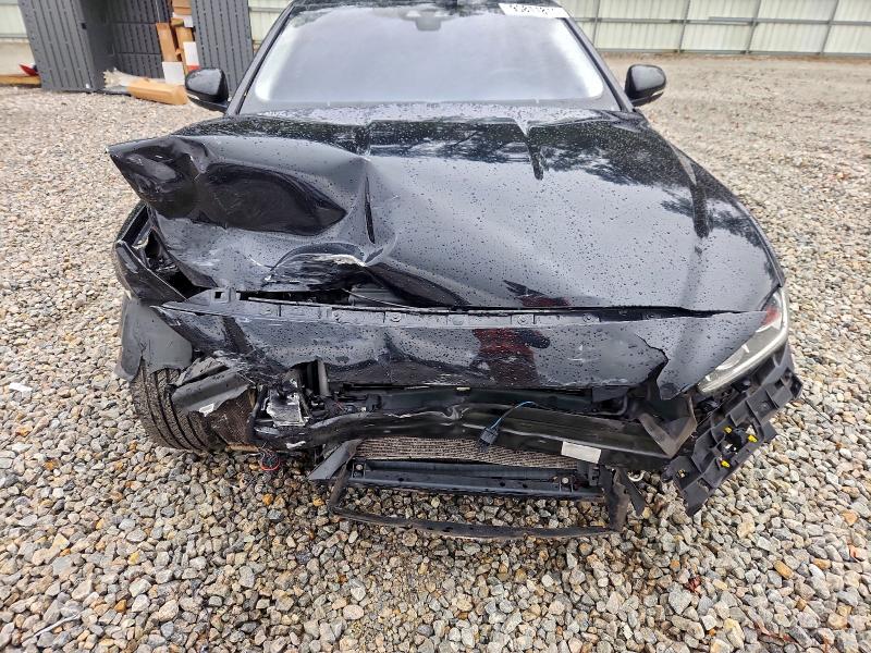 Фото 11 - JAGUAR XE