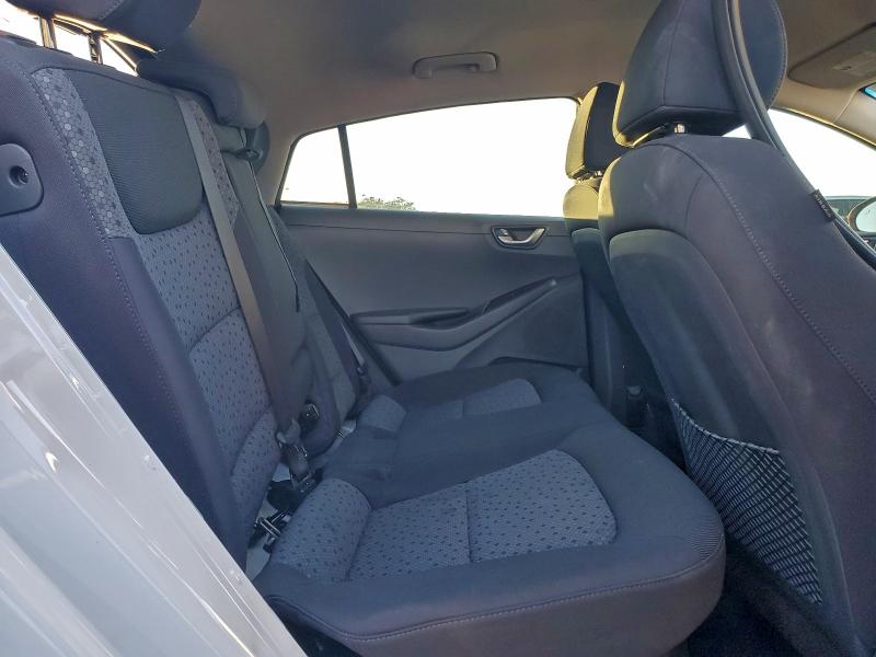 Фото 10 - HYUNDAI IONIQ