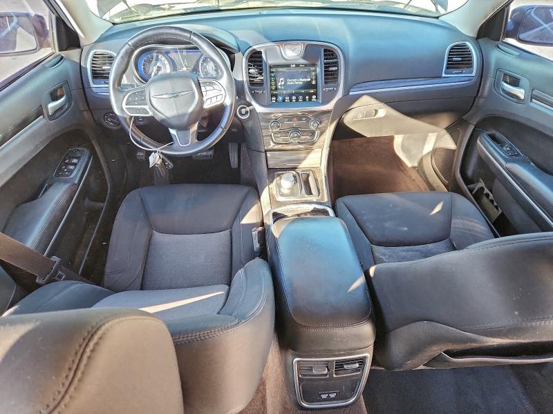 Фото 8 - CHRYSLER 300