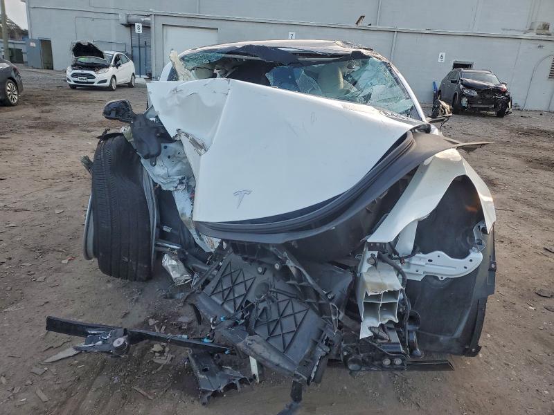 Фото 5 - TESLA MODEL 3