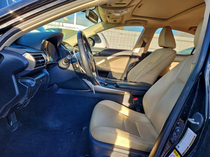 Фото 7 - LEXUS IS