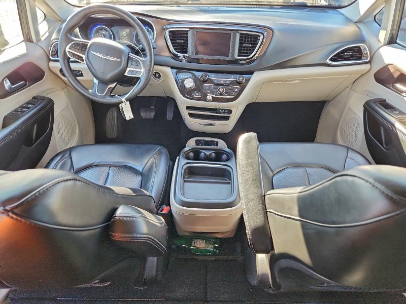 Фото 8 - CHRYSLER MINIVAN