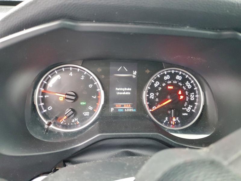 Фото 9 - TOYOTA RAV4