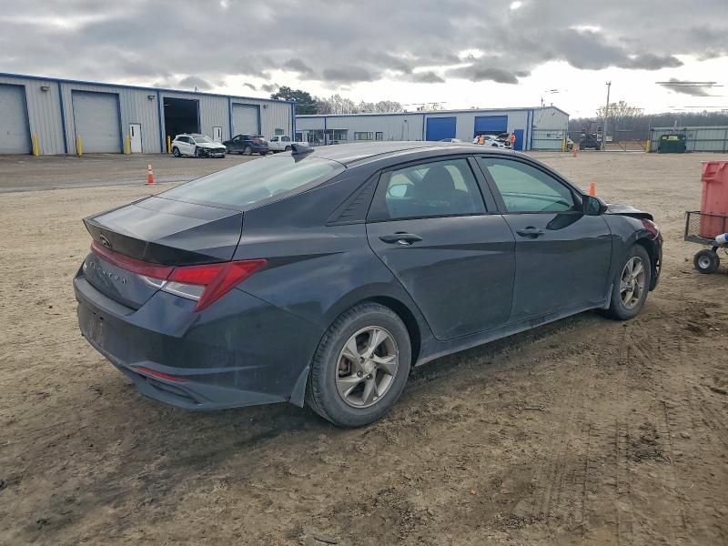 Фото 3 - HYUNDAI ELANTRA