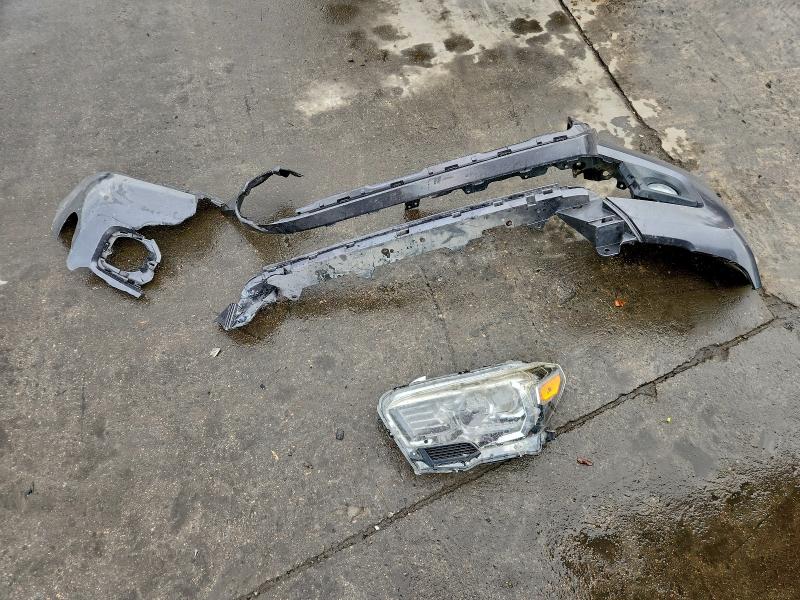 Фото 13 - TOYOTA TACOMA