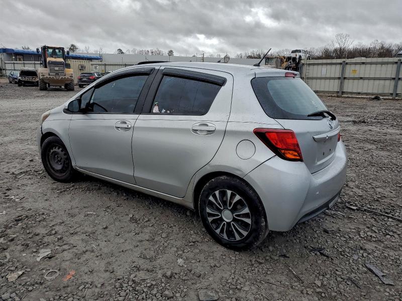 Фото 2 - TOYOTA YARIS