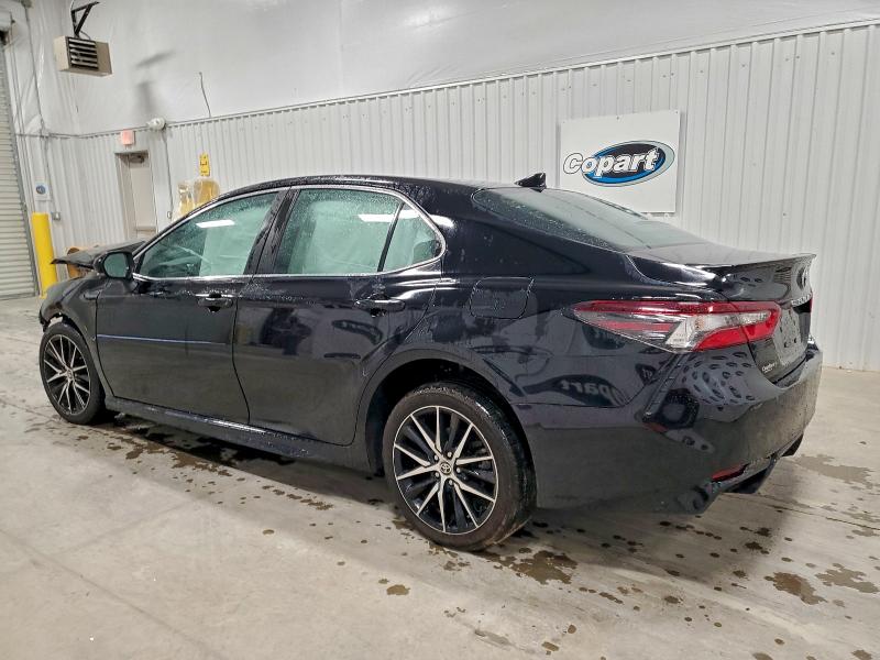 Фото 2 - TOYOTA CAMRY