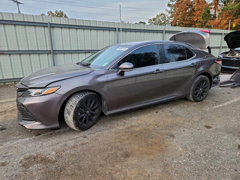 Фото 1 - TOYOTA CAMRY