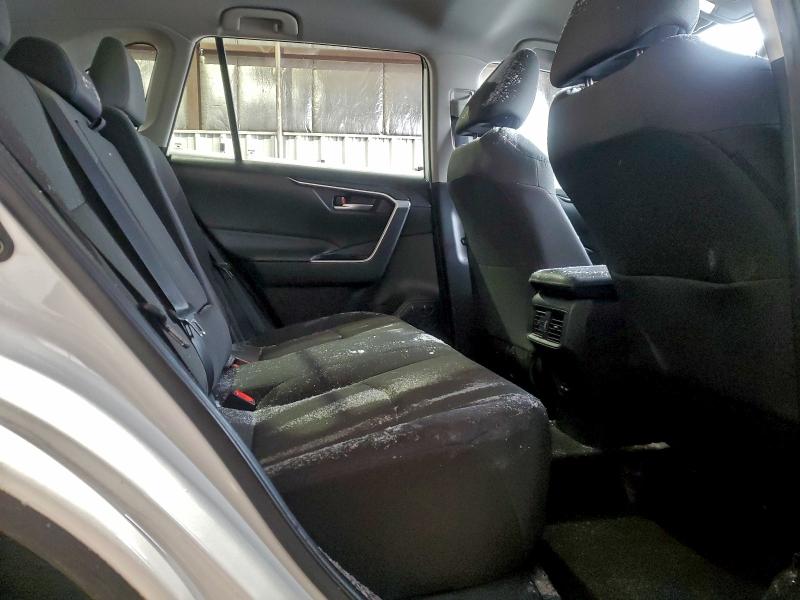 Фото 11 - TOYOTA RAV4