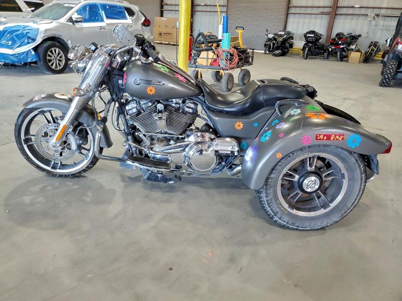 HARLEY-DAVIDSON FL 2018