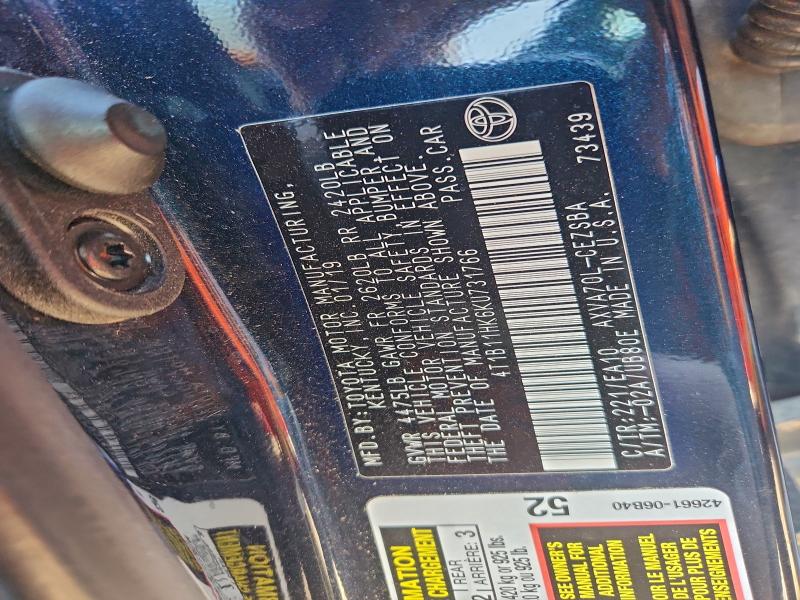 Фото 13 - TOYOTA CAMRY