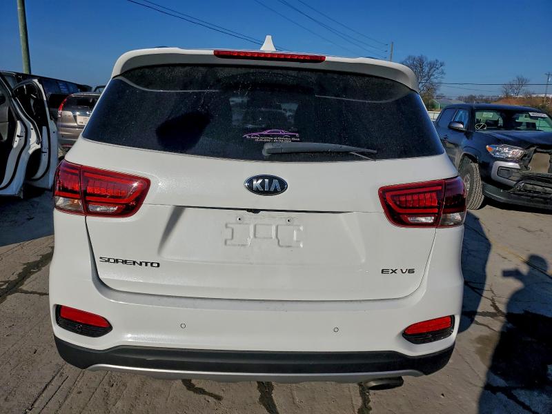 Фото 6 - KIA SORENTO