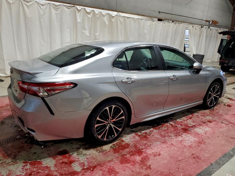 Фото 3 - TOYOTA CAMRY