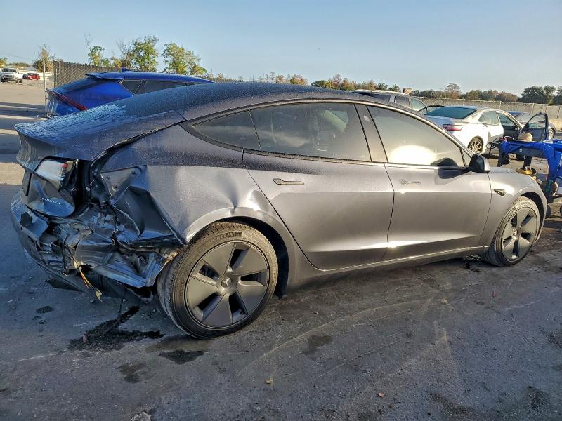 Фото 3 - TESLA MODEL 3