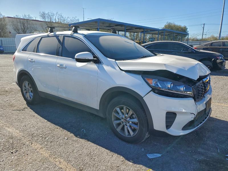 Фото 4 - KIA SORENTO