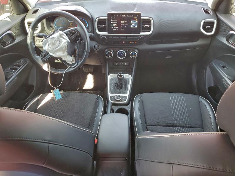 Фото 8 - HYUNDAI VENUE