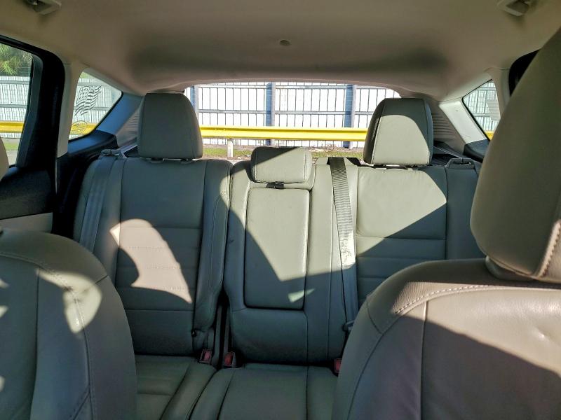 Фото 10 - FORD CMAX