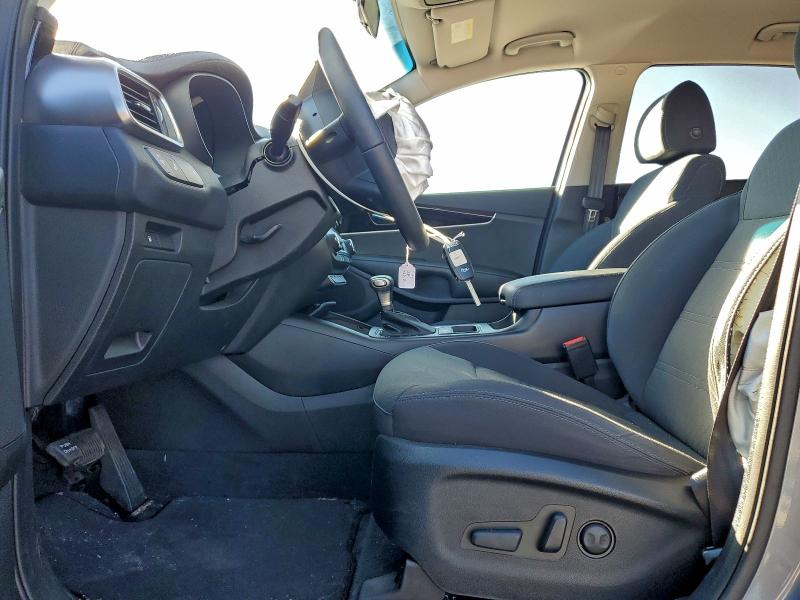 Фото 7 - KIA SORENTO