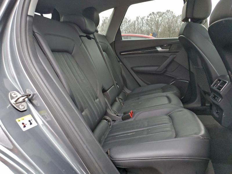 Фото 11 - AUDI Q5