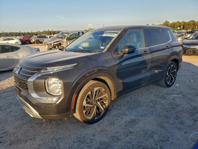 Фото 1 - MITSUBISHI OUTLANDER