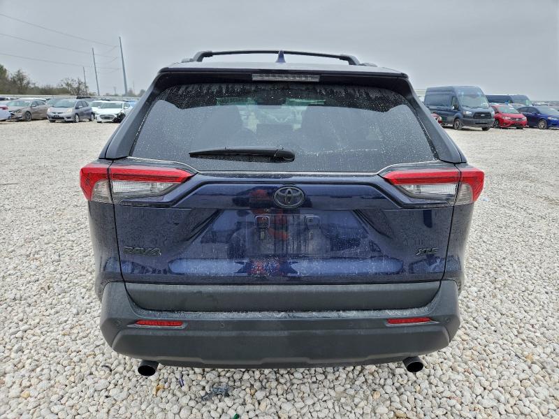 Фото 6 - TOYOTA RAV4