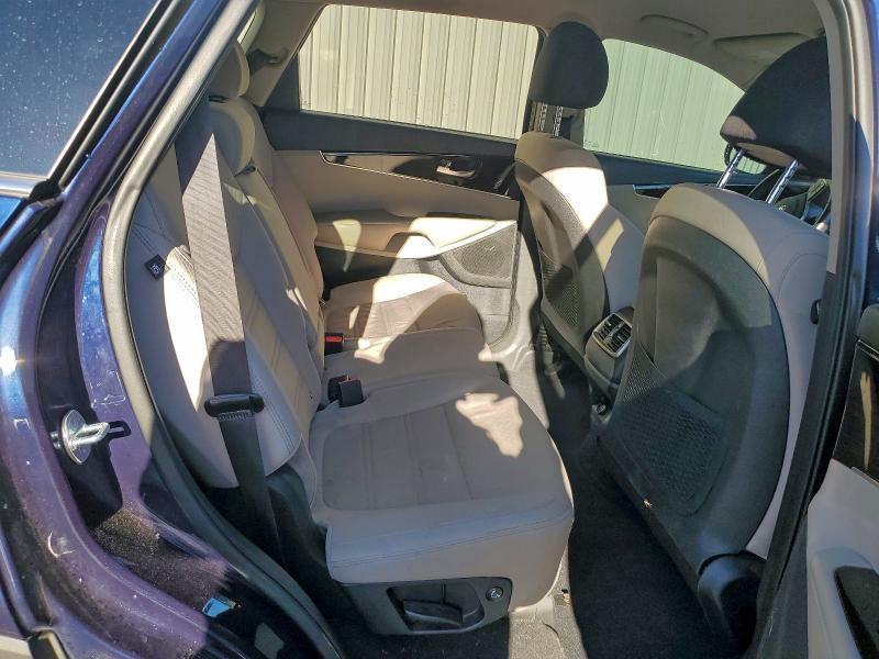 Фото 11 - KIA SORENTO