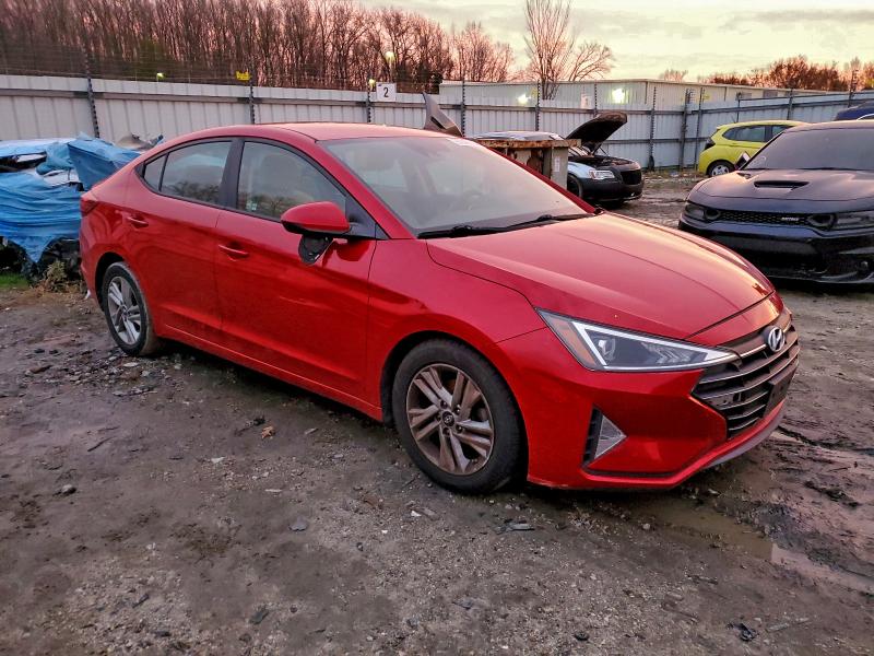 Фото 4 - HYUNDAI ELANTRA