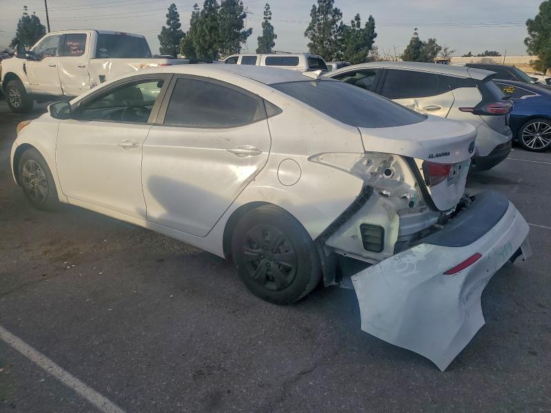 Фото 2 - HYUNDAI ELANTRA